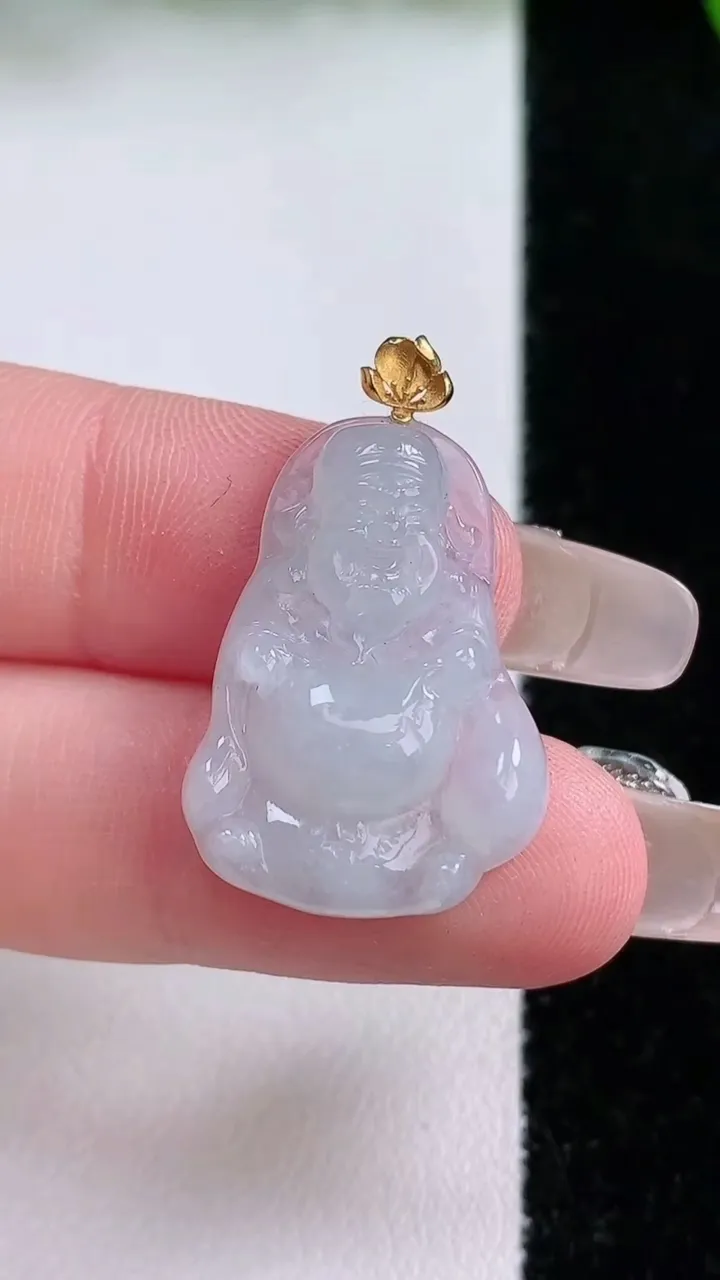 天然A货翡翠财神爷吊坠，尺寸24.5-14.8-4.8，重量:3.33g
1月23日