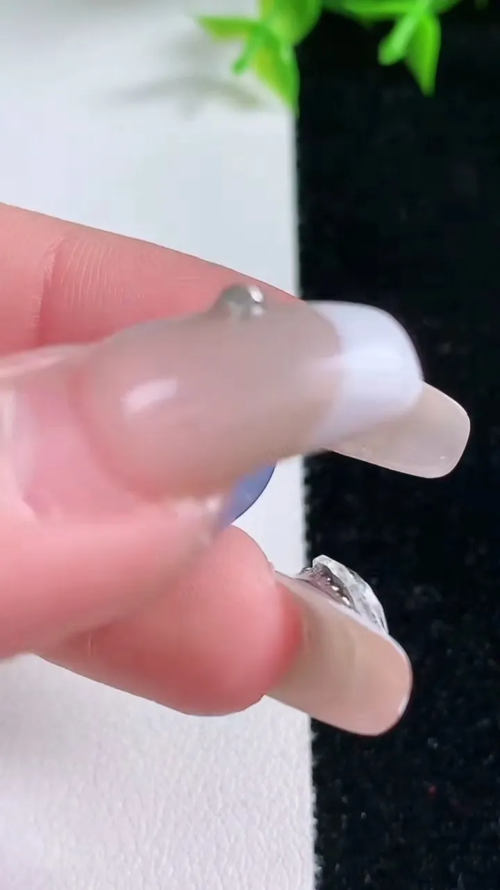 天然A货翡翠紫罗兰路路通吊坠，尺寸15-11.2，重量:5.40g
1月23日