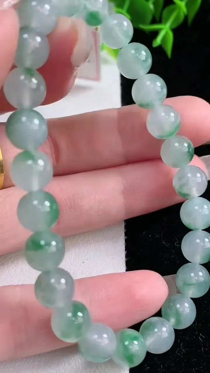 天然A货翡翠种飘花圆珠手串，尺寸8-24颗，重量:21.16g1月23日
工厂直销收藏佳品,种好水足