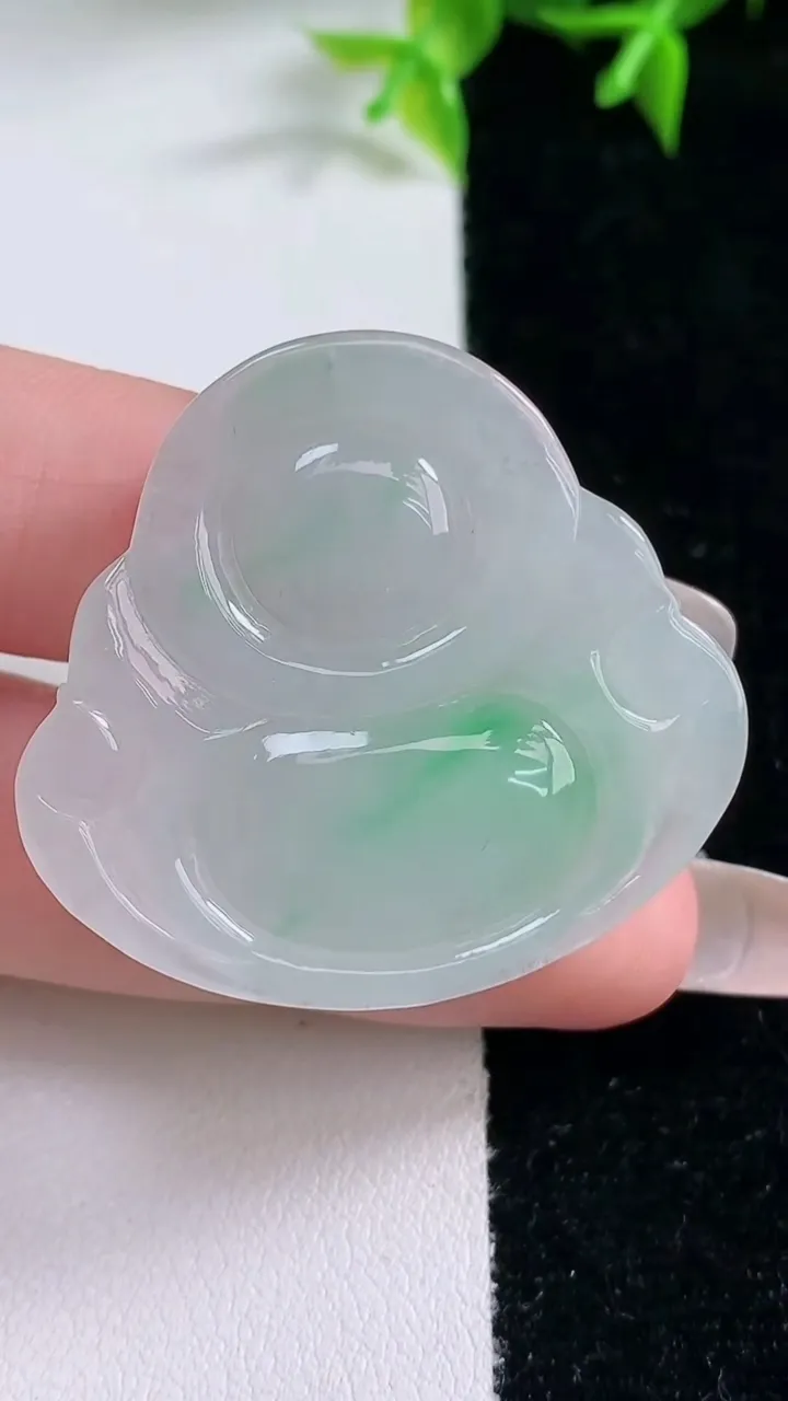 天然A货翡翠佛公吊坠，尺寸33.3-36.7-7.2，重量:13.55g
1月23日