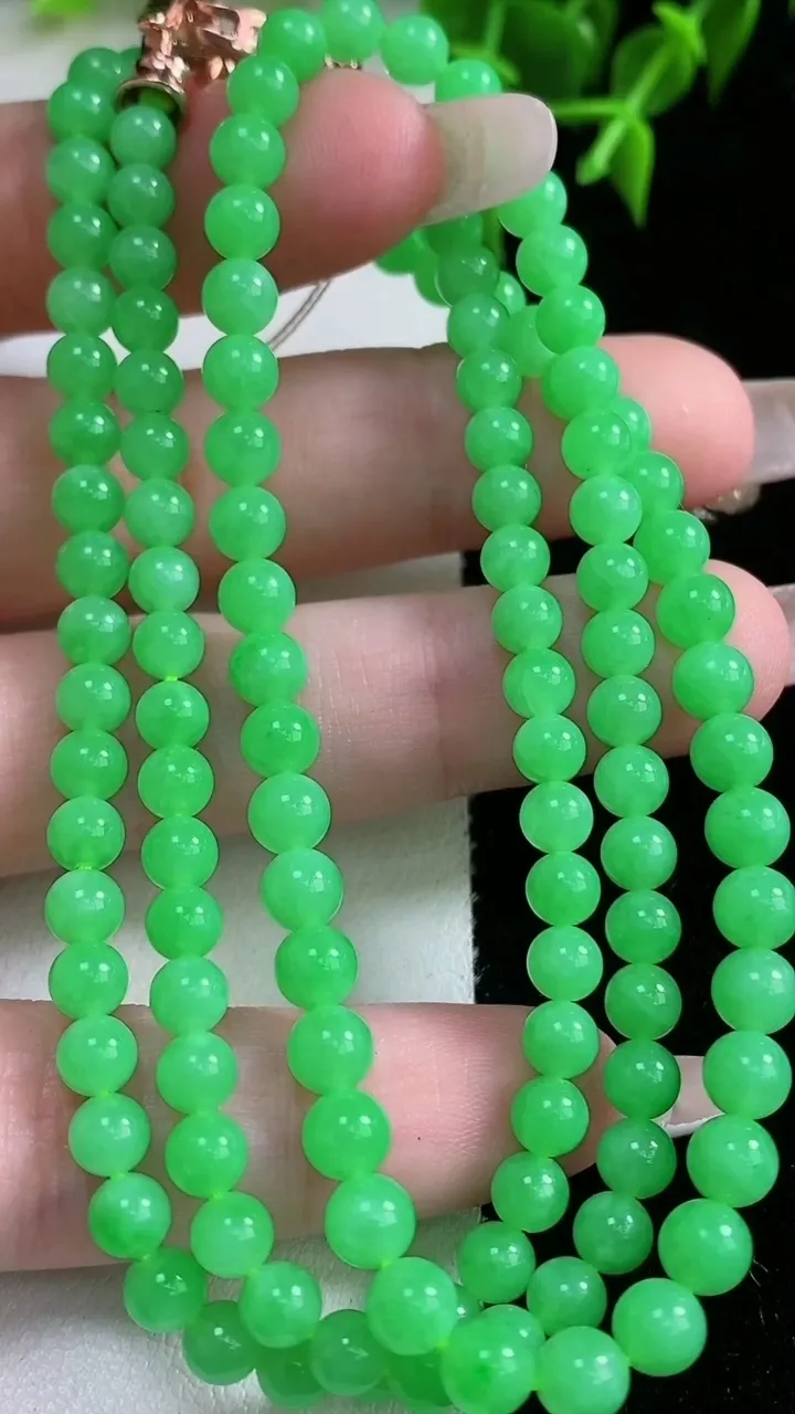 天然A货翡翠圆珠项链，尺寸4.9-127颗，重量:24.42g1月23日
工厂直销收藏佳品,种好水足
