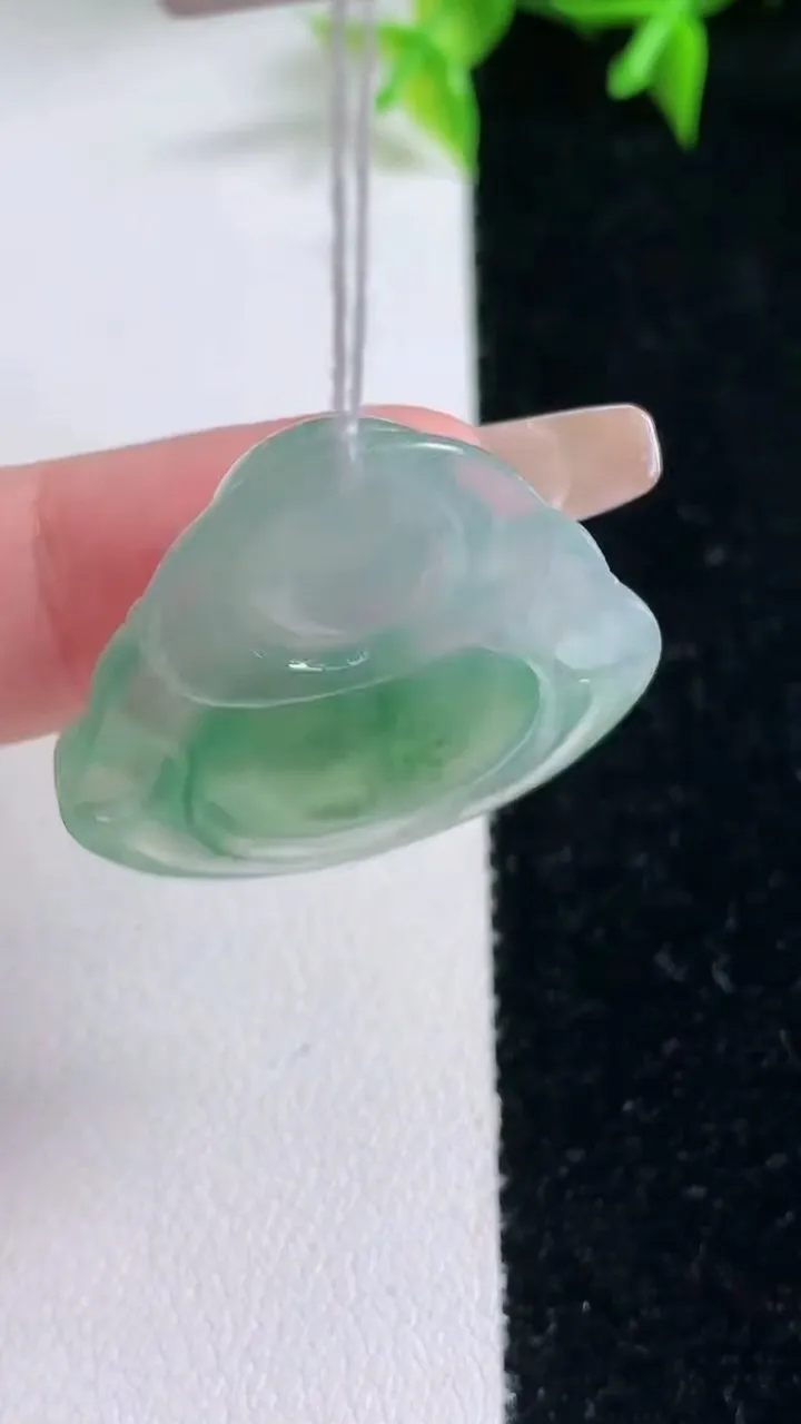 天然A货翡翠佛公吊坠，尺寸26.7-29.5-6，重量:7.66g
1月23日