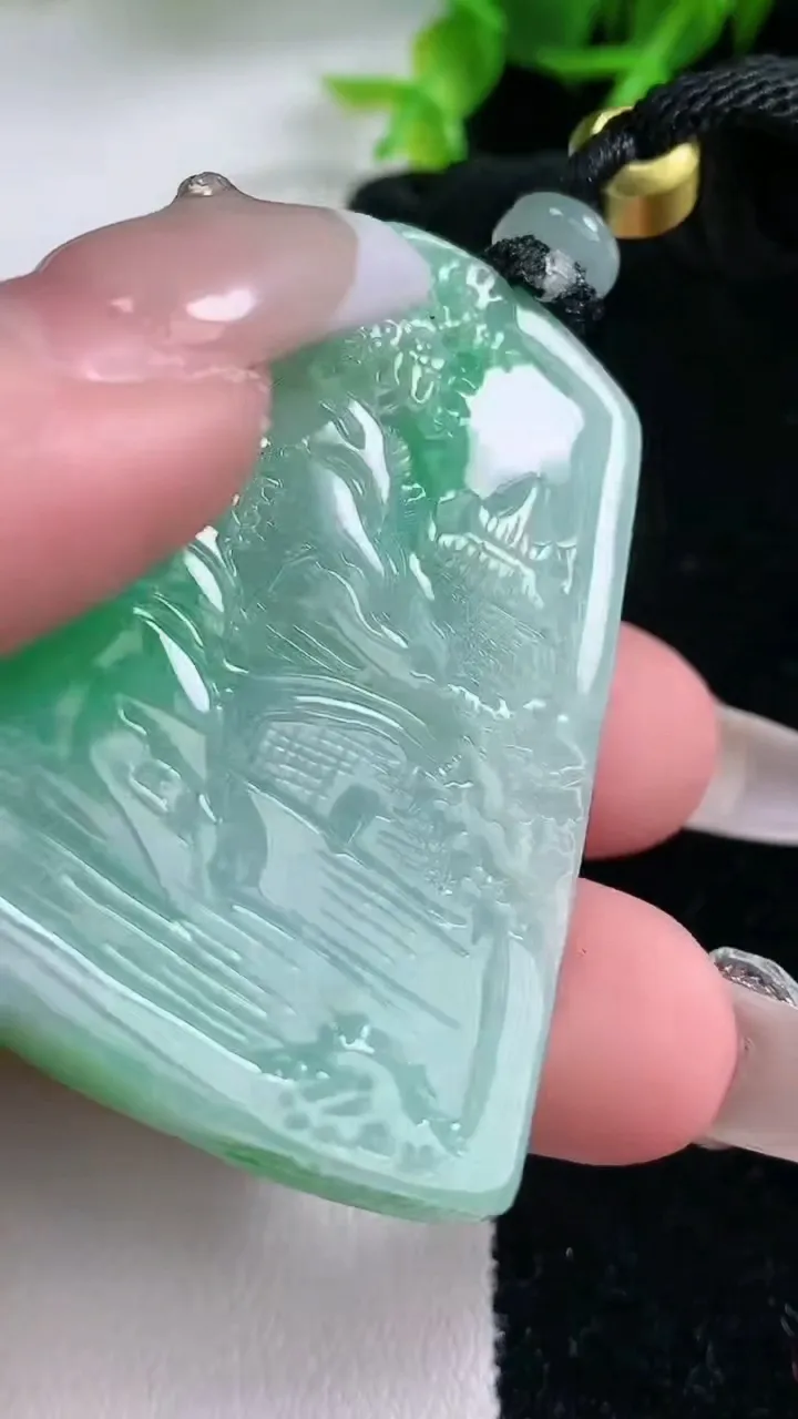 天然A货翡翠山水牌吊坠，尺寸46.2-37.8-8，重量:32.51g
1月23日