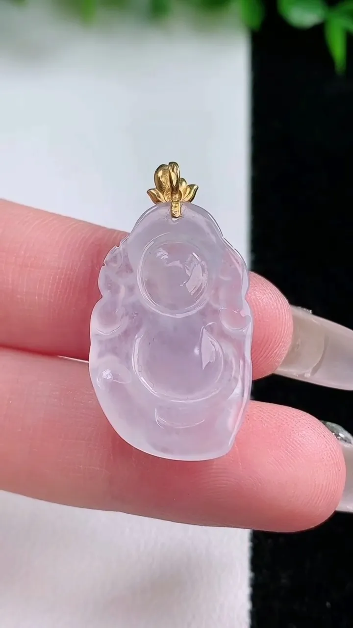 天然A货翡翠种白冰财神爷吊坠，尺寸25.8-16.5-4.8，重量:3.27g
1月23日