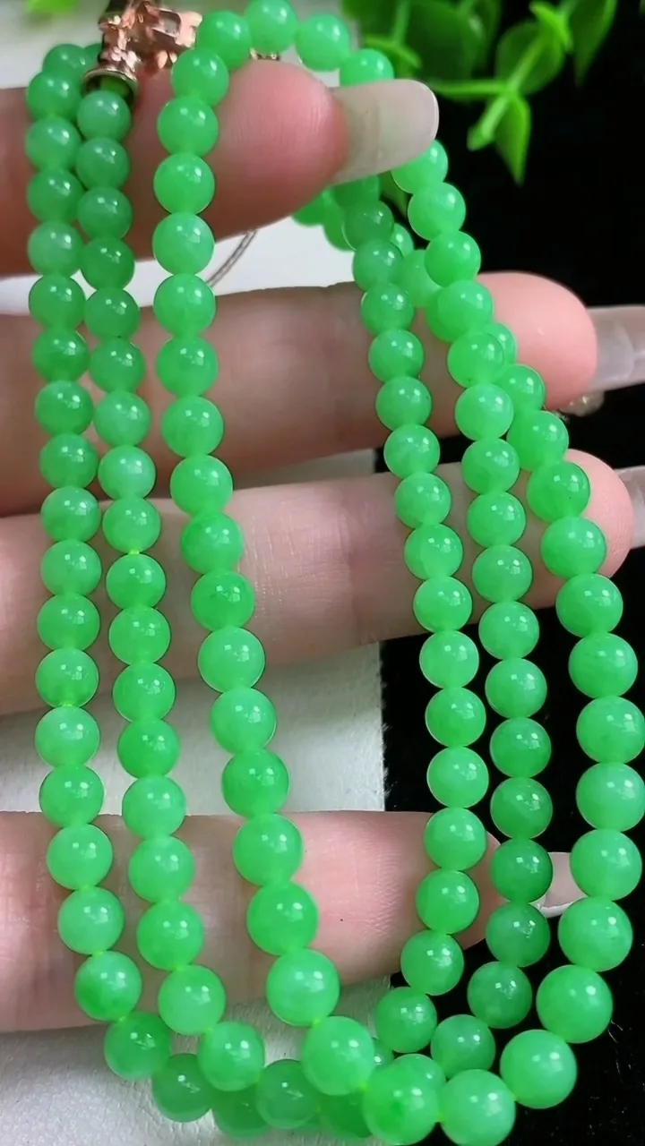 天然A货翡翠圆珠项链，尺寸4.9-127颗，重量:24.42g1月23日
工厂直销收藏佳品,种好水足