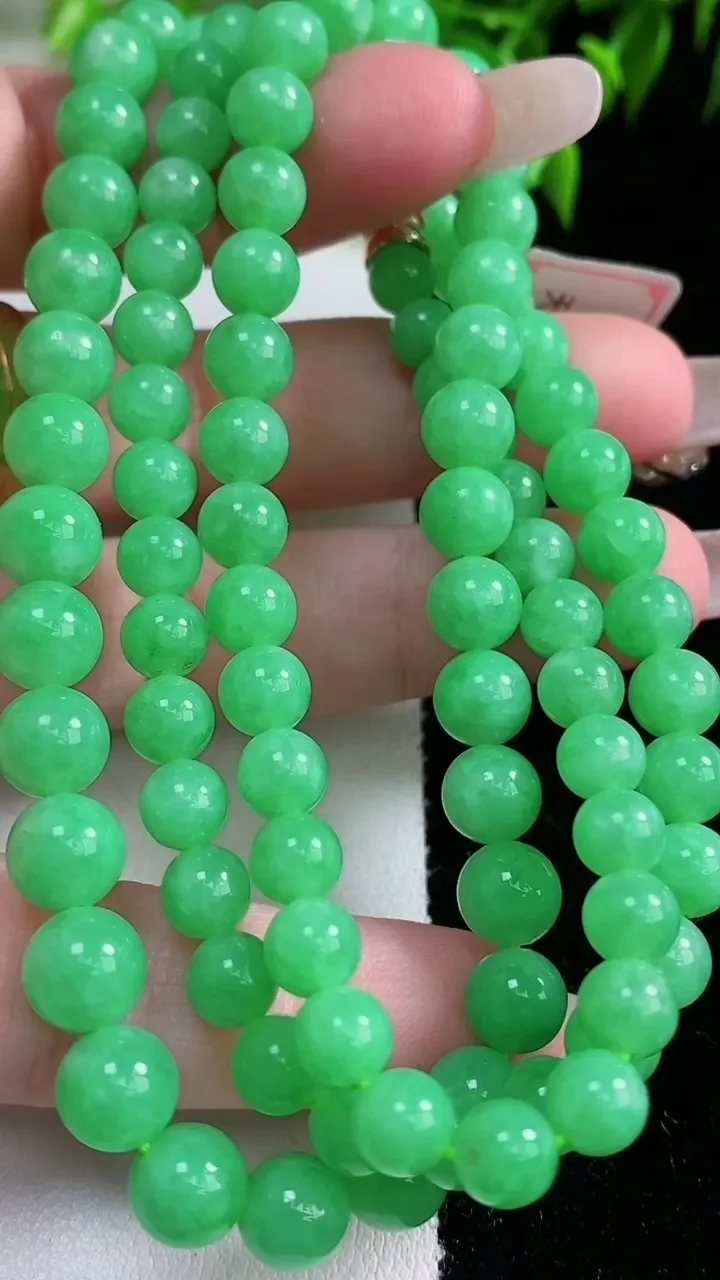 天然A货翡翠圆珠项链，尺寸7.4-94颗，重量:44.61g1月23日
工厂直销收藏佳品,种好水足，