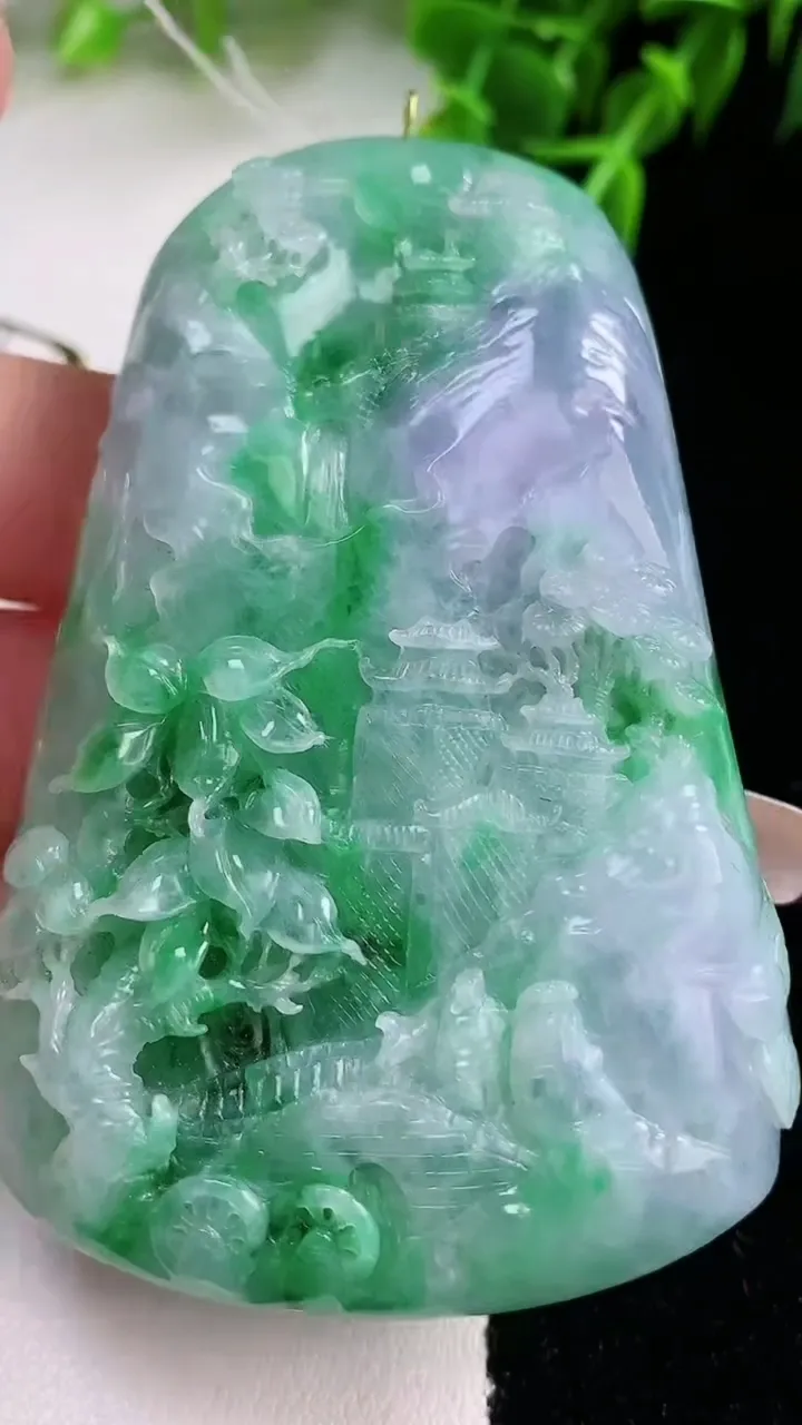 天然A货翡翠山水牌吊坠，尺寸73-45.6-12，重量:88.15g
1月23日