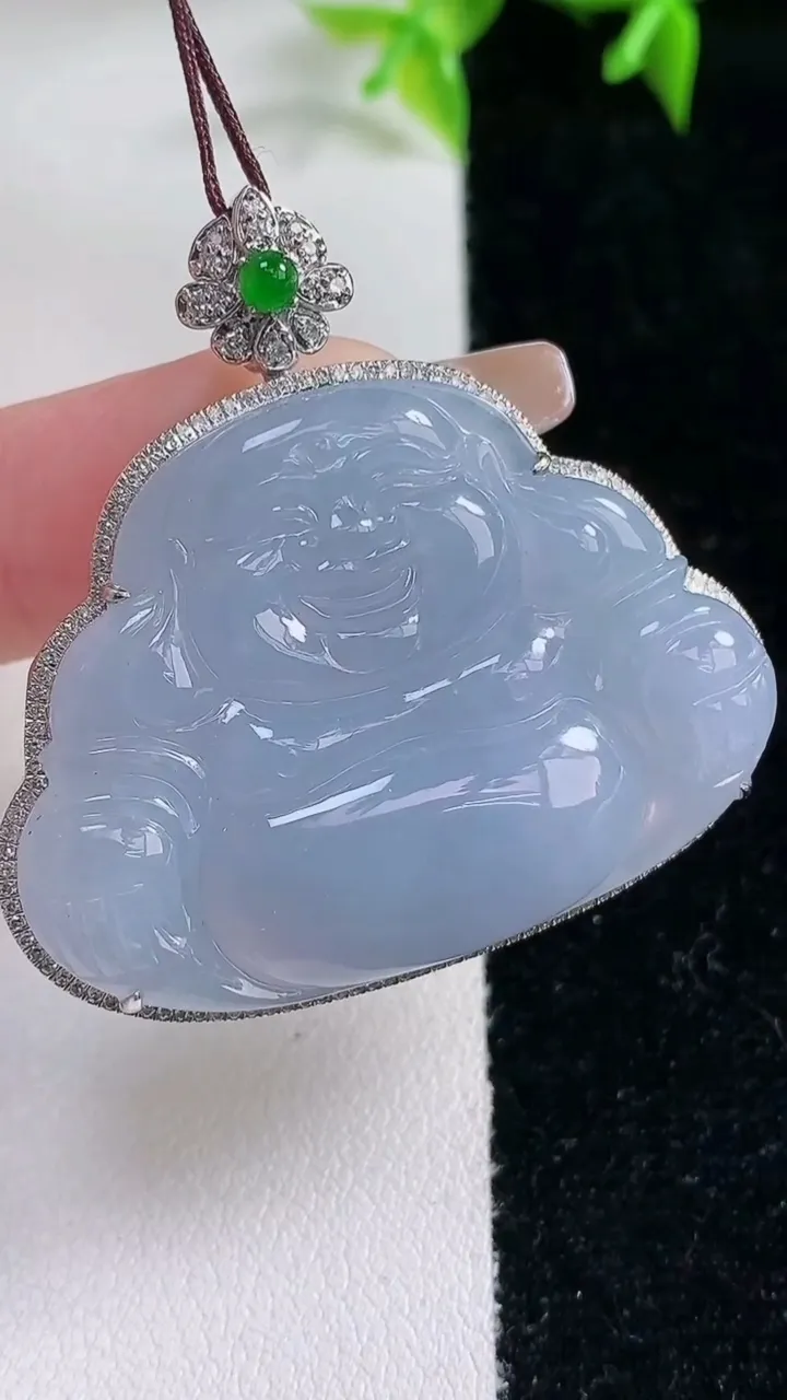 天然A货翡翠18K金紫罗兰佛公吊坠，尺寸39.3-40.4-8.2，裸石28.3-38.3重量:12.98g
1月23日