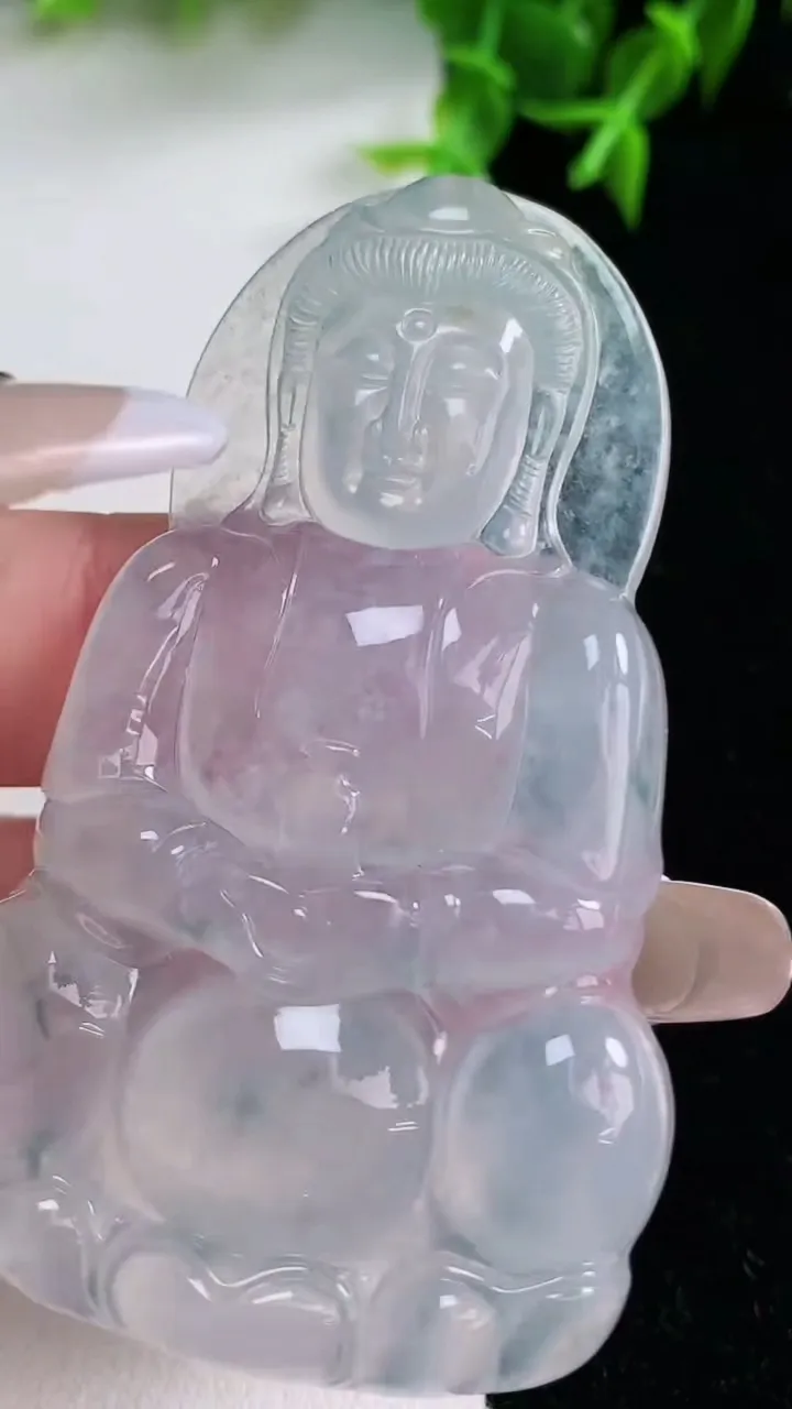 天然A货翡翠种飘花观音菩萨吊坠，尺寸63.6-38.6-5.3，重量:26.41g
1月23日