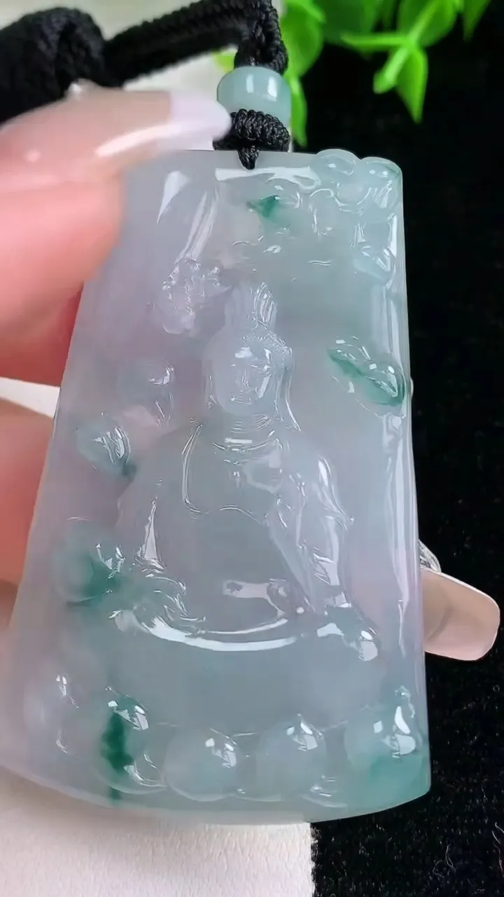 天然A货翡翠冰种飘花大势至菩萨吊坠，尺寸58.8-35.2-5，重量:31.68g
1月23日