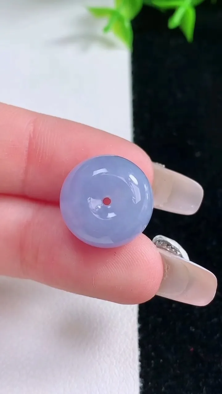 天然A货翡翠紫罗兰路路通吊坠，尺寸15-11.2，重量:5.40g
1月23日