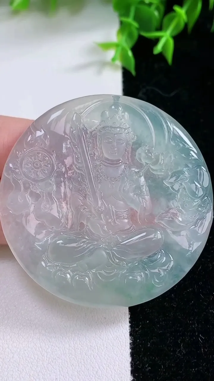 天然A货翡翠种飘花虚空藏菩萨吊坠，尺寸51-5.5，重量:32.53g
1月23日