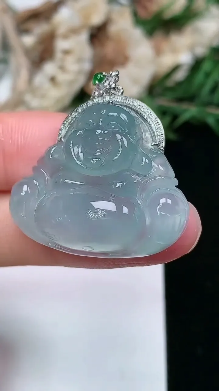 天然A货翡翠佛公吊坠，尺寸24.3-29-7，重量:8.02g
1月23日