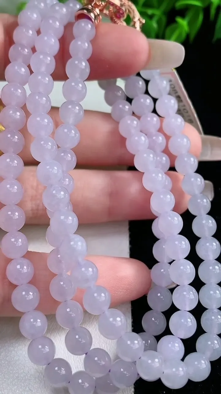 天然A货翡翠紫罗兰圆珠项链，尺寸5.8-108颗，重量:42.11g
1月23日