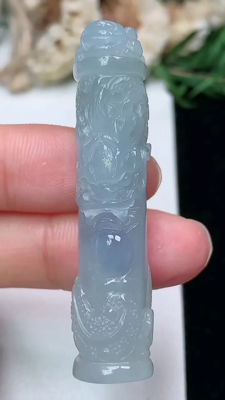 天然A货翡翠紫罗兰龙柱吊坠，尺寸50.3-11，重量:13.52g
1月23日