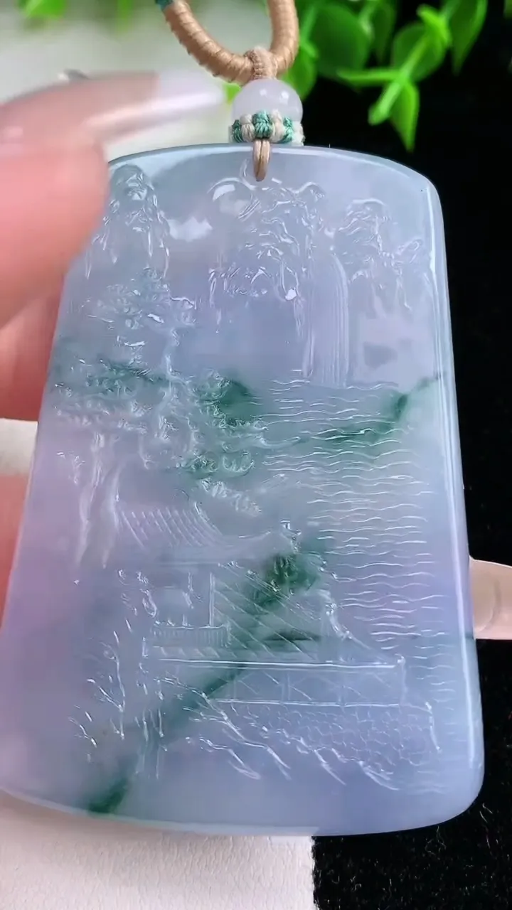 天然A货翡翠紫罗兰飘花山水牌吊坠，尺寸63.5-42.5-4.7，重量:43.34g
1月23日