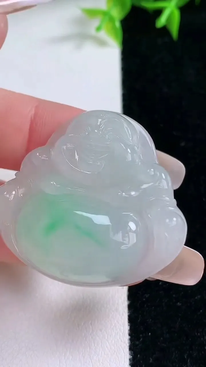 天然A货翡翠佛公吊坠，尺寸33.3-36.7-7.2，重量:13.55g
1月23日