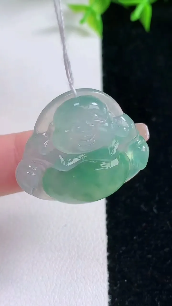 天然A货翡翠佛公吊坠，尺寸26.7-29.5-6，重量:7.66g
1月23日