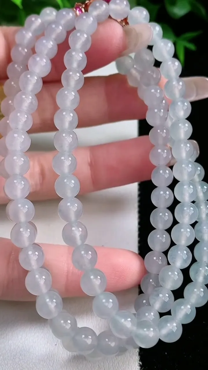 天然A货翡翠圆珠项链，尺寸6-100颗，重量:43.12g
1月23日