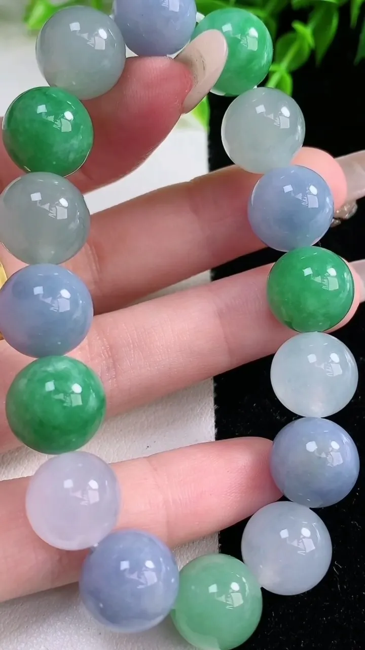 天然A货翡翠双彩紫罗兰圆珠手串，尺寸12.2-16颗，重量:51.00g1月23日
工厂直销收藏佳品,种好水足，色泽均匀，有种有色，上手高大气！