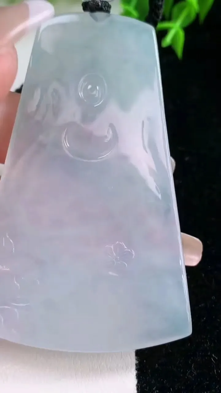 天然A货翡翠种紫罗兰普贤菩萨吊坠，尺寸71.4-44.2-5.6，重量:43.13g
1月23日