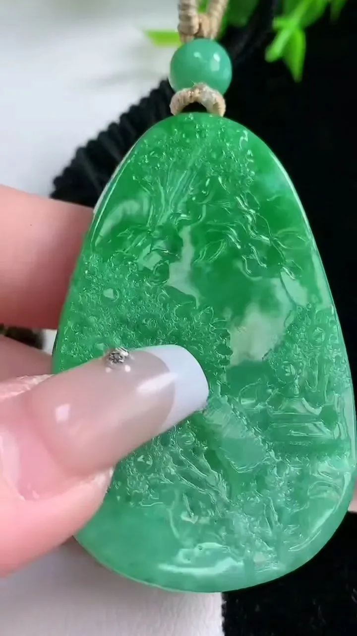 天然A货翡翠山水牌吊坠，尺寸54.2-34.7-9.6，重量:41.26g
1月23日
