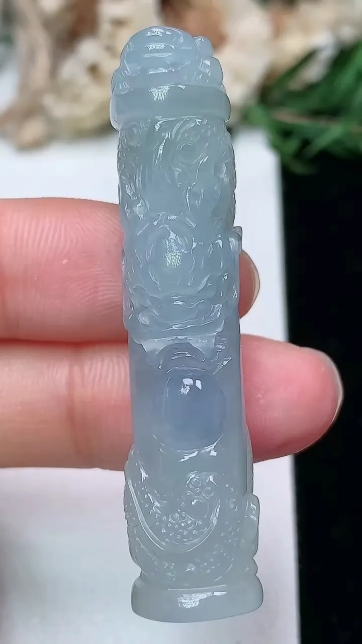 天然A货翡翠紫罗兰龙柱吊坠，尺寸50.3-11，重量:13.52g
1月23日