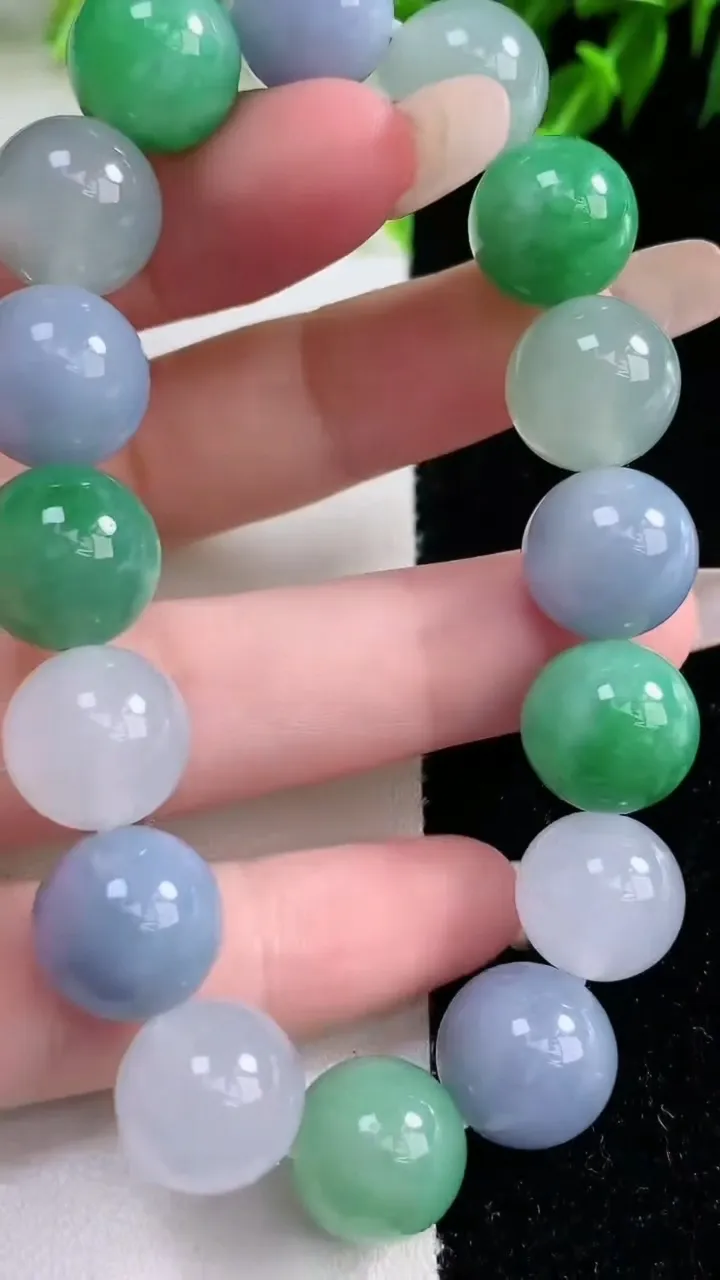 天然A货翡翠双彩紫罗兰圆珠手串，尺寸12.2-16颗，重量:51.00g1月23日
工厂直销收藏佳品,种好水足，色泽均匀，有种有色，上手高大气！