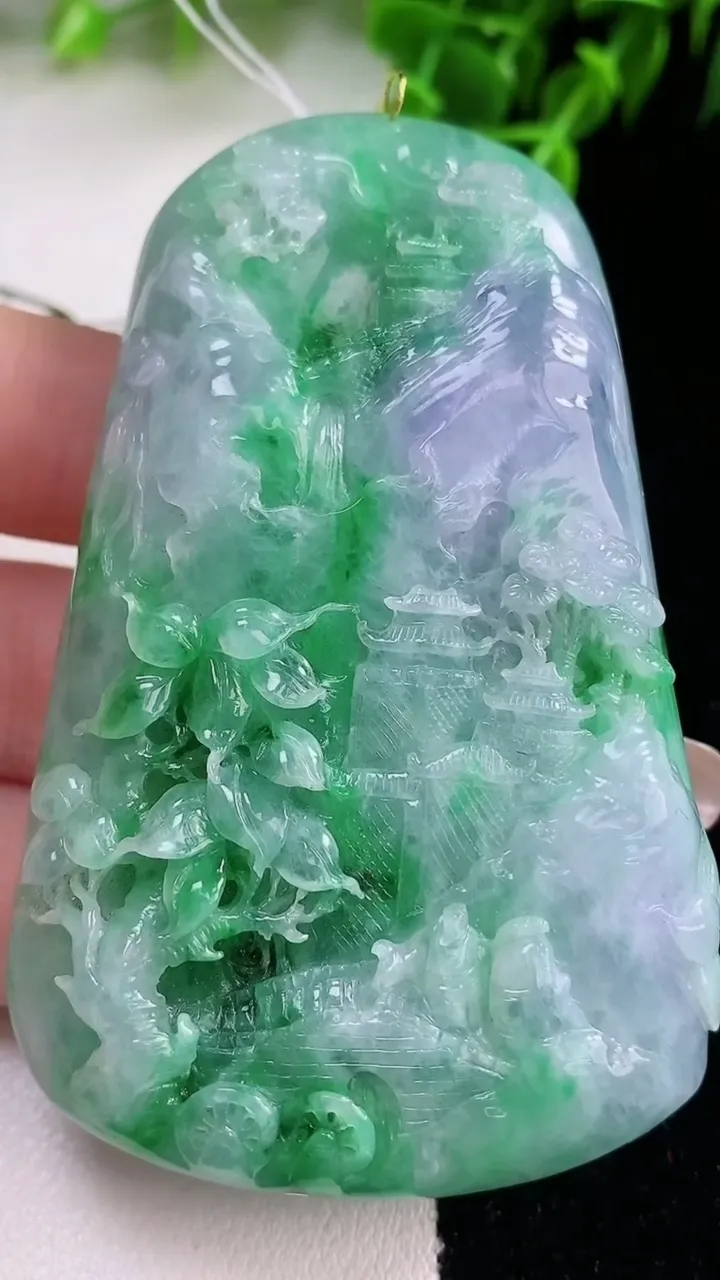 天然A货翡翠山水牌吊坠，尺寸73-45.6-12，重量:88.15g
1月23日