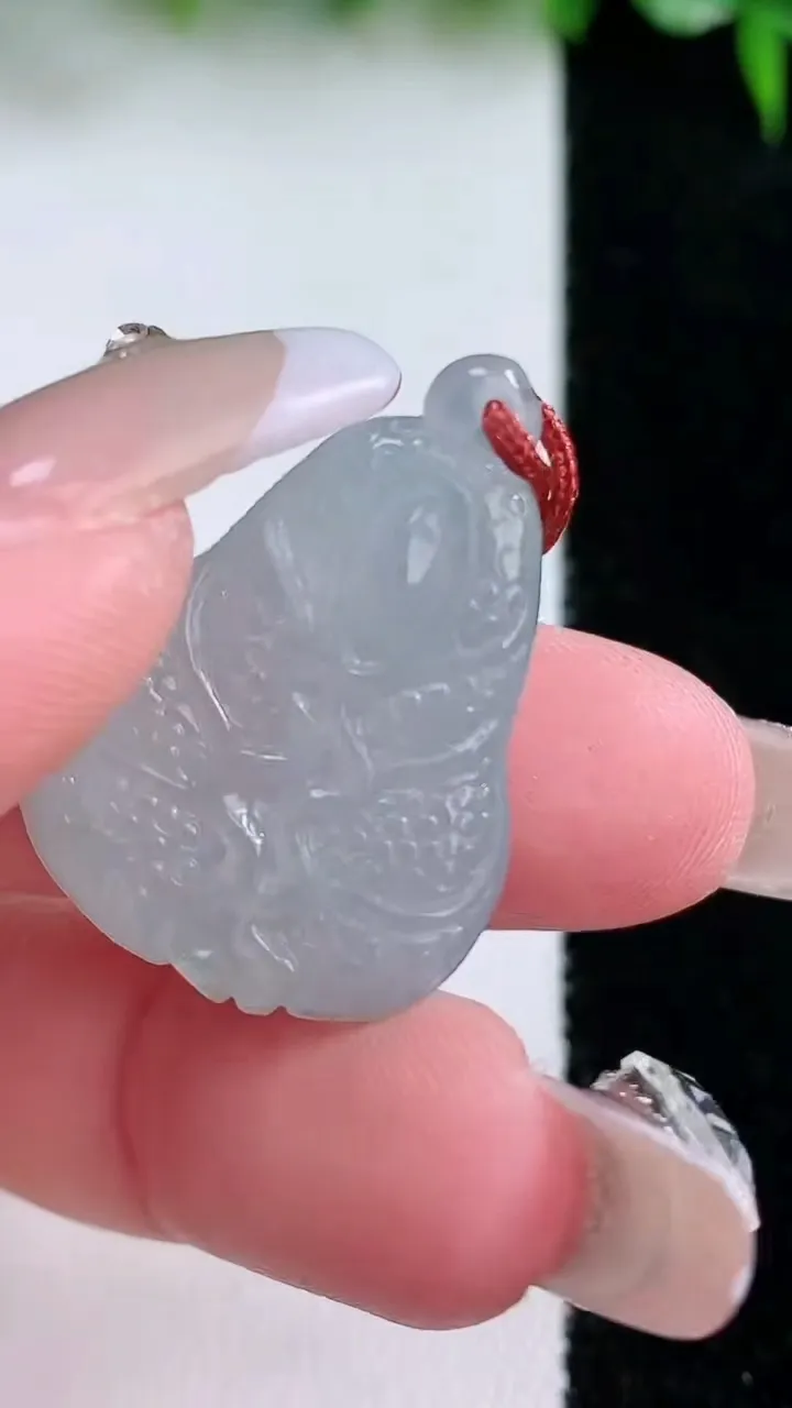 天然A货翡翠白菜吊坠，尺寸29-20.7-8.4，重量:7.76g
1月23日