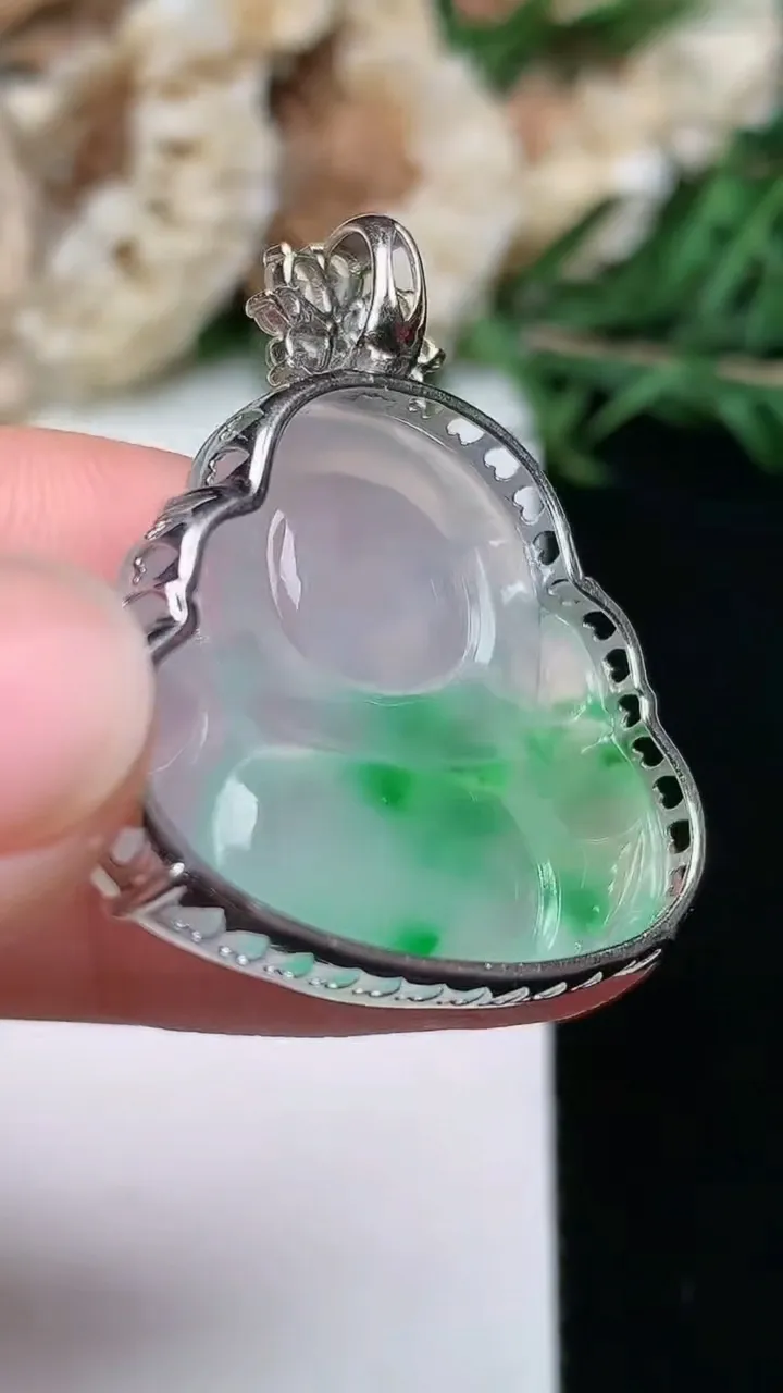 天然A货翡翠佛公吊坠，尺寸24-28.6-7.5，重量:6.81g
1月23日