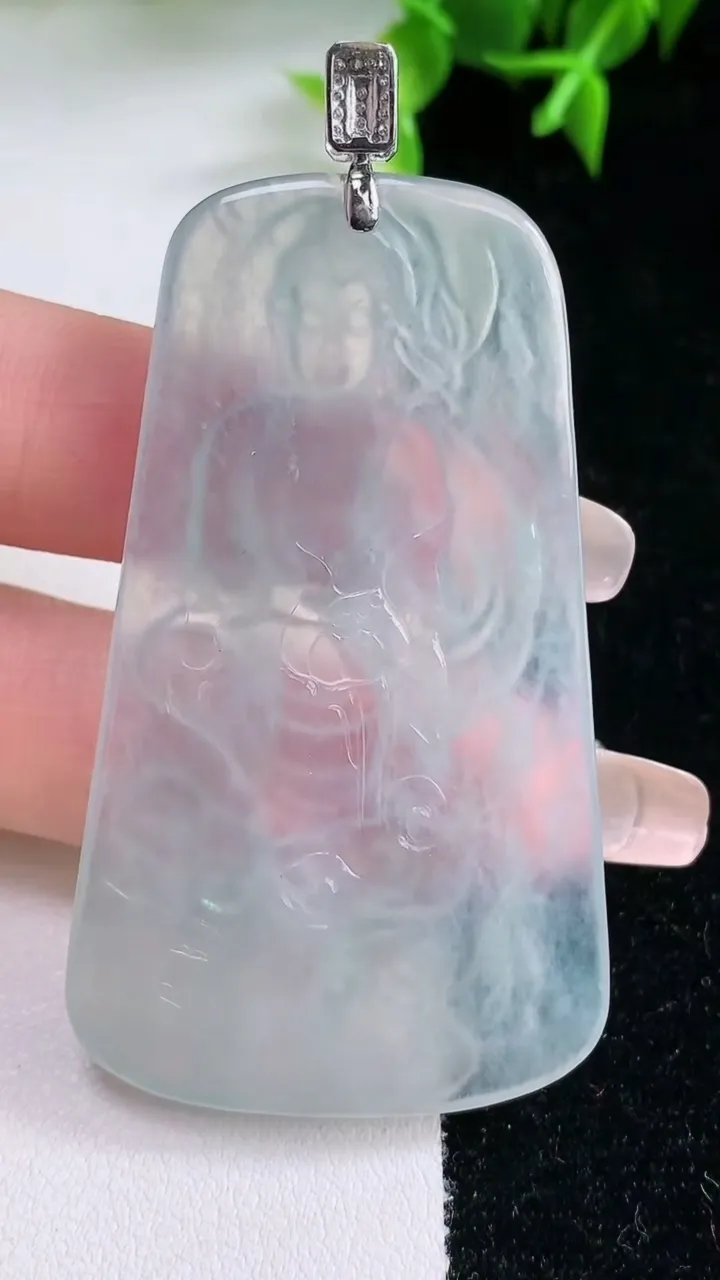 天然A货翡翠种白冰阿弥陀佛吊坠，尺寸58.4-33.6-4，重量:18.51g
1月23日