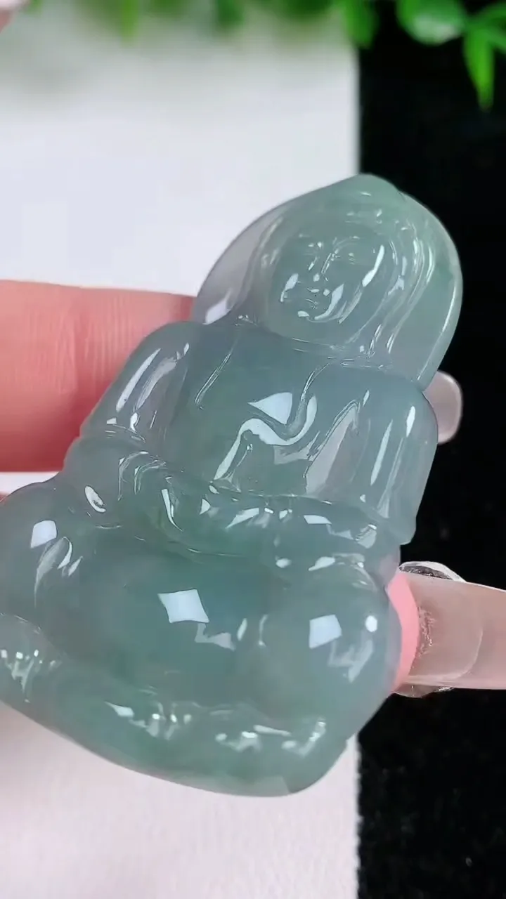 天然A货翡翠观音菩萨吊坠，尺寸51-31.7-4.6，重量:13.84g
1月23日