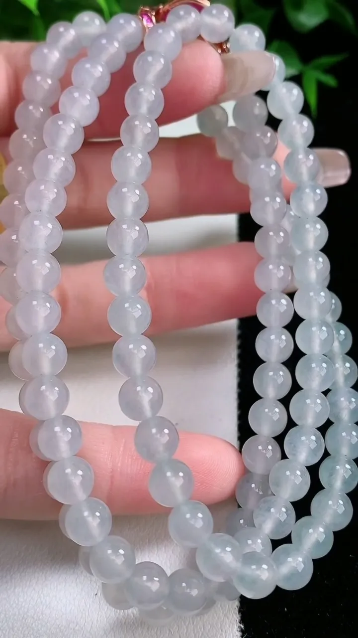 天然A货翡翠圆珠项链，尺寸6-100颗，重量:43.12g
1月23日