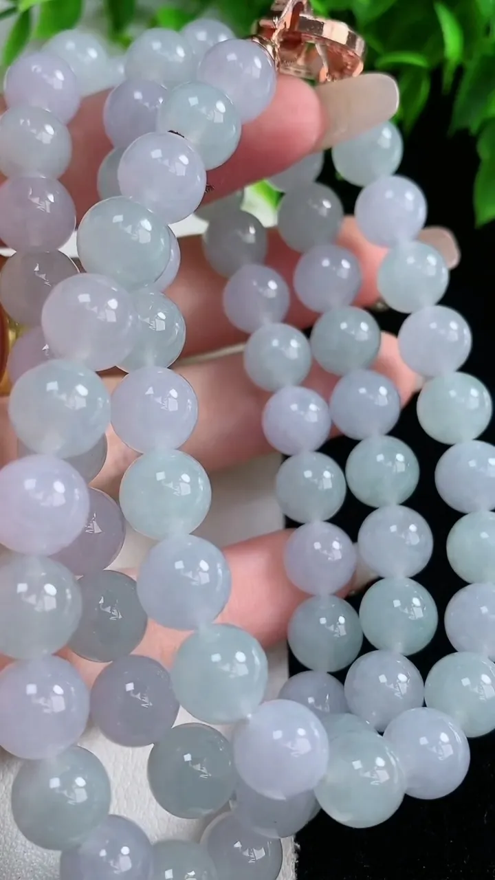 天然A货翡翠紫罗兰圆珠项链，尺寸9-70颗，重量:91.72g
1月23日