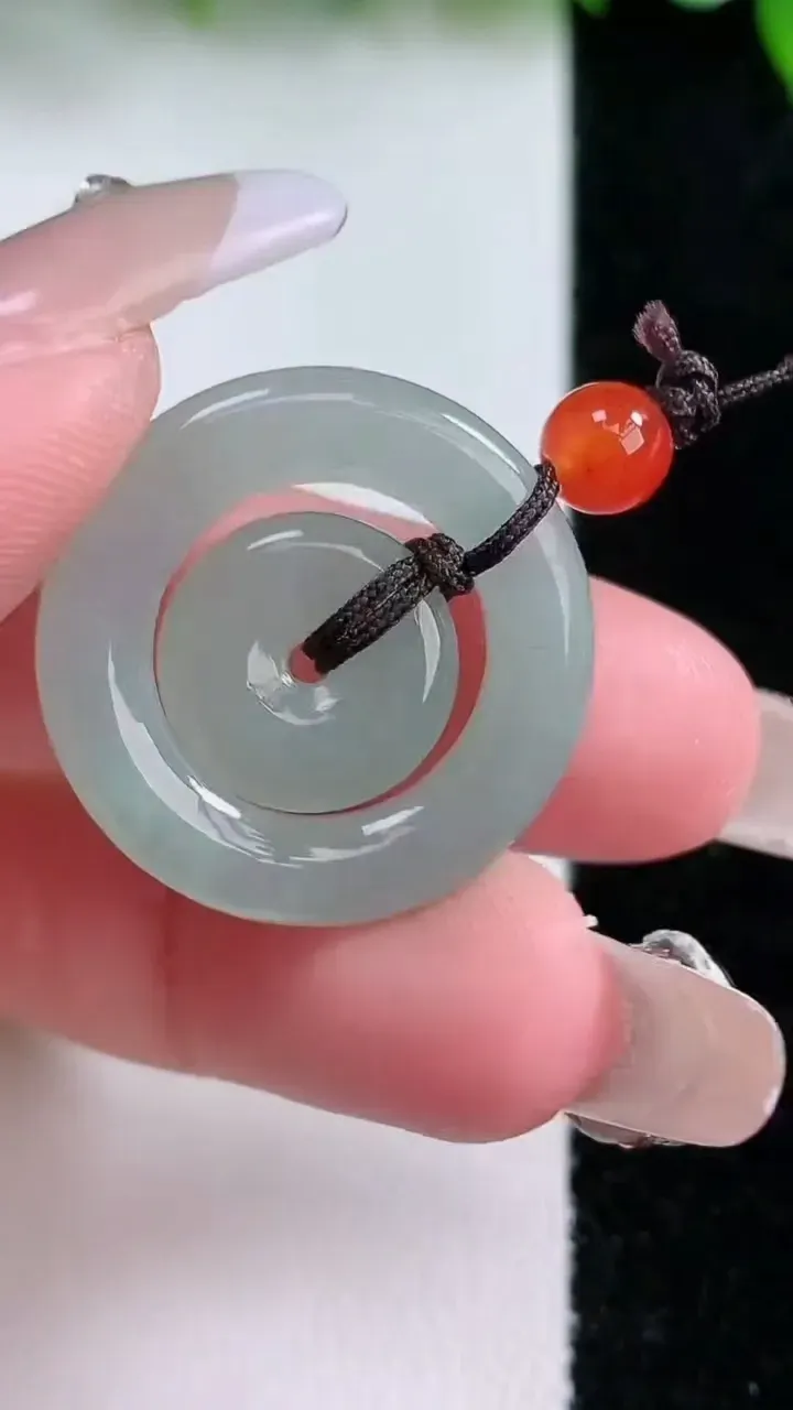 天然A货翡翠母子平安扣吊坠，尺寸25.2-4，重量:5.45g
1月23日