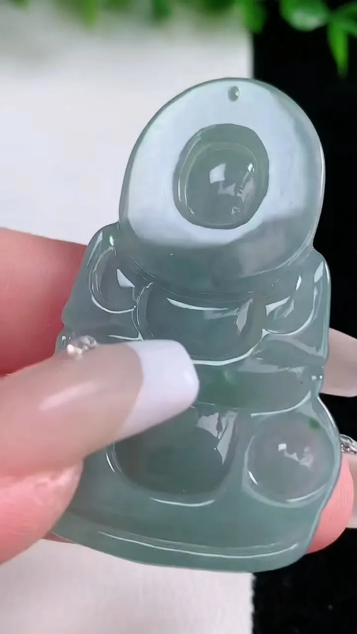 天然A货翡翠观音菩萨吊坠，尺寸51-31.7-4.6，重量:13.84g
1月23日