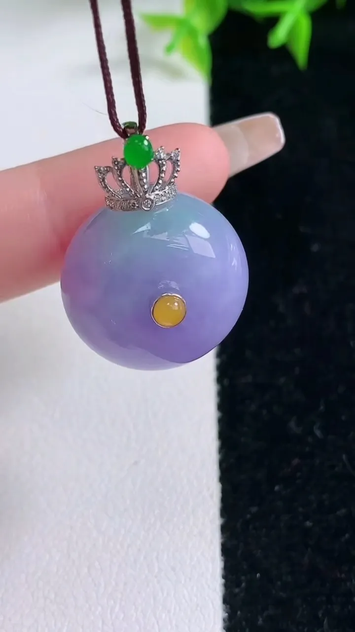 天然A货翡翠18K金紫罗兰路路通吊坠，尺寸19.7-13.4，重量:10.77g
1月23日