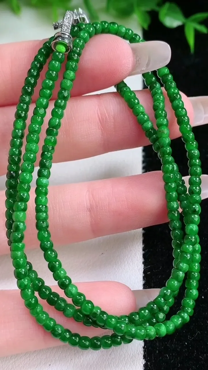天然A货翡翠算盘珠项链，尺寸2.8-1.7-255颗，重量:10.58g1月23日
工厂直销收藏佳品