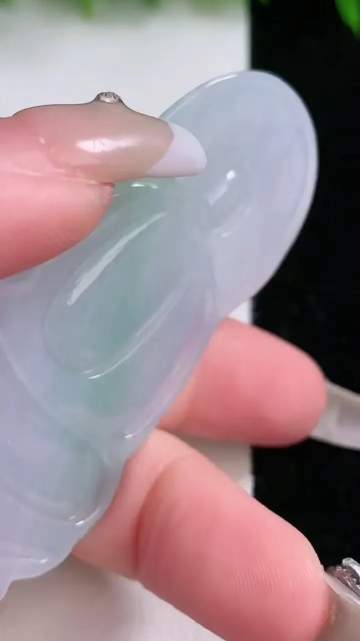 天然A货翡翠观音菩萨吊坠，尺寸69-39-5.8，重量:29.31g
1月24日