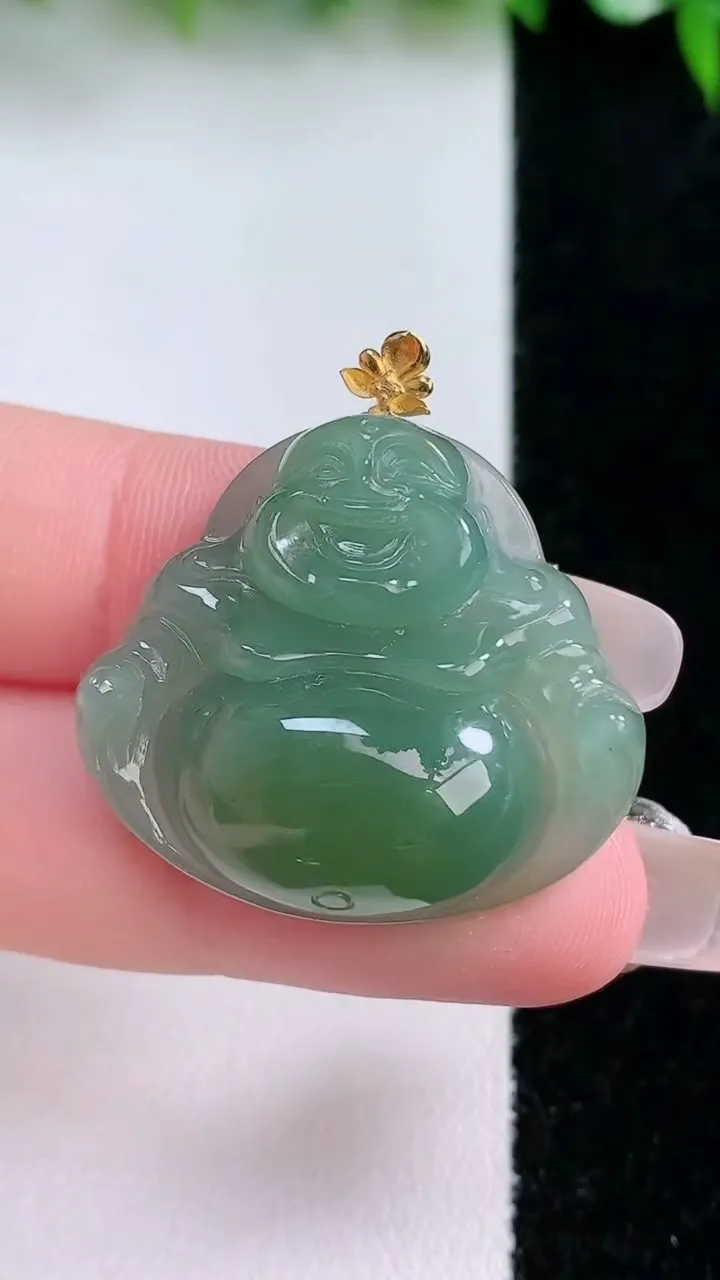 天然A货翡翠佛公吊坠，尺寸26.8-30-8，重量:9.92g
1月24日