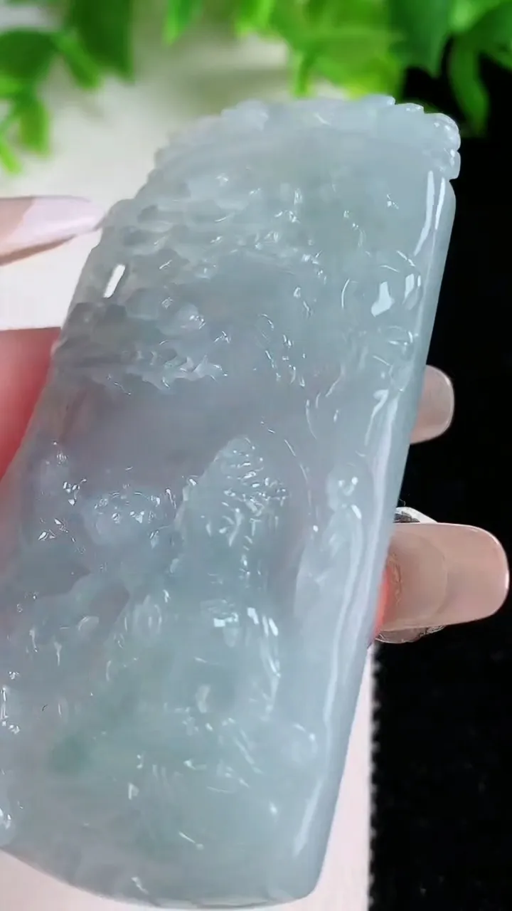 天然A货翡翠山水大势至菩萨吊坠，尺寸62-33-6.7，重量:27.74g
1月24日