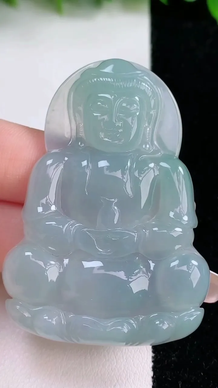 天然A货翡翠观音菩萨吊坠，尺寸56.6-40.5-5.4，重量:22.13g
1月24日