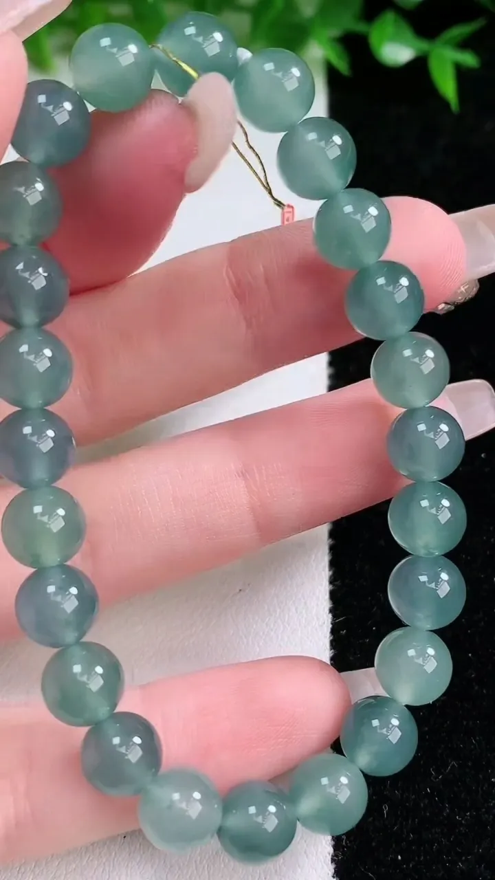天然A货翡翠圆珠手串，尺寸7.7-24颗，重量:19.37g1月24日
工厂直销收藏佳品,种好水足，