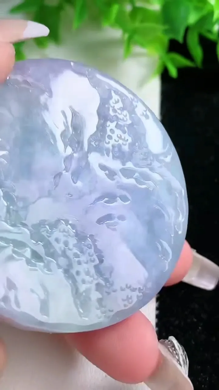 天然A货翡翠紫罗兰山水牌吊坠，尺寸53-11.4，重量:72.81g
1月24日