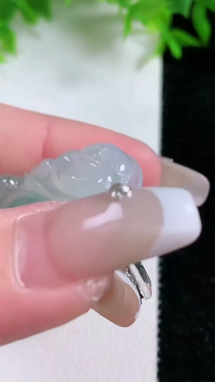 天然A货翡翠冰种飘花佛公吊坠，尺寸29-32.4-6，重量:8.38g
1月24日