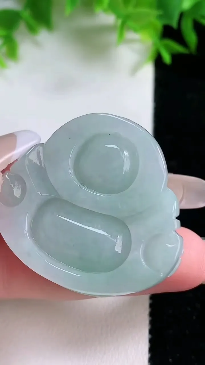 天然A货翡翠佛公吊坠，尺寸34-38.3-12.7，重量:26.30g
1月24日