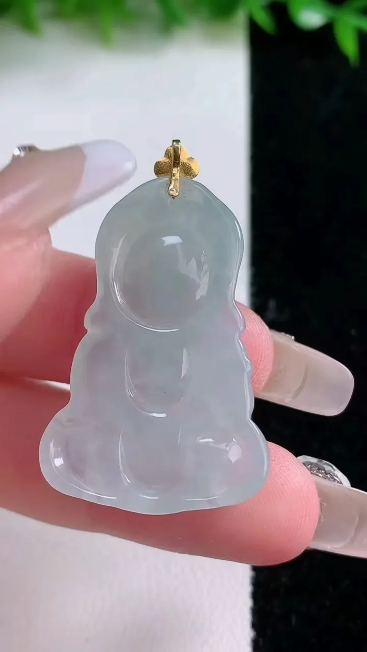 天然A货翡翠宝宝佛吊坠，尺寸36.2-24-5.2，重量:7.72g
1月24日