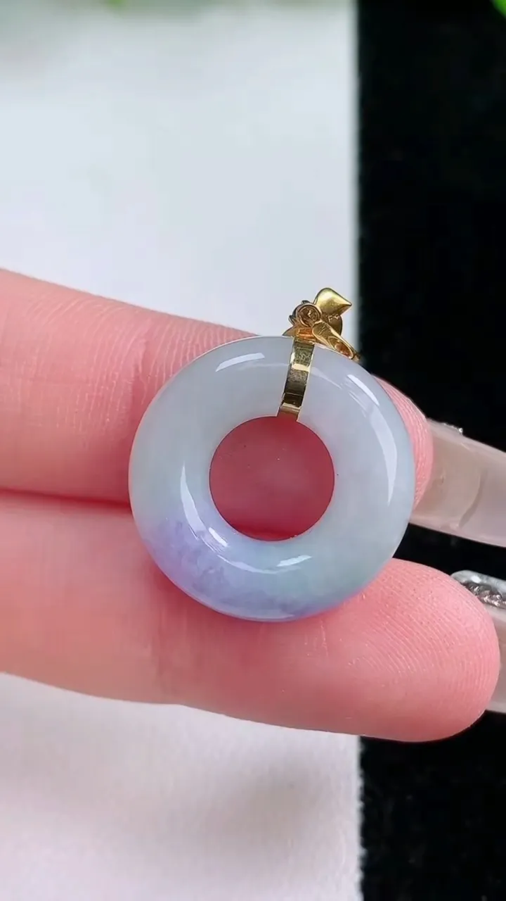 天然A货翡翠18K金紫罗兰平安环吊坠，尺寸20-5.4，重量:4.34g
1月24日
