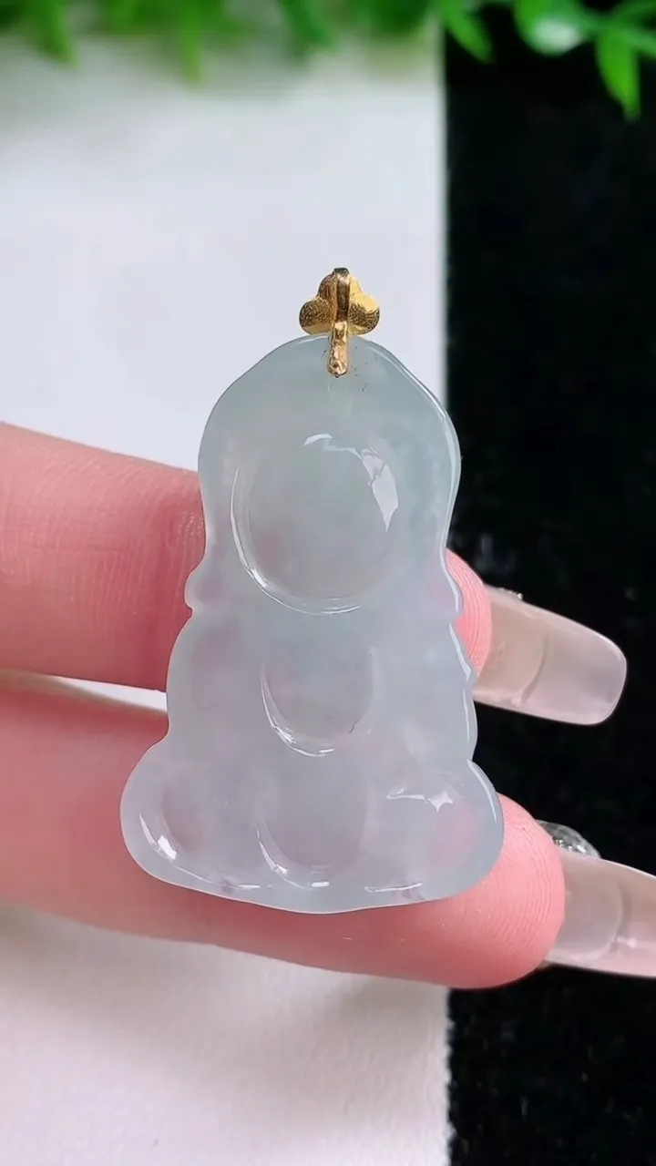 天然A货翡翠宝宝佛吊坠，尺寸36.2-24-5.2，重量:7.72g
1月24日